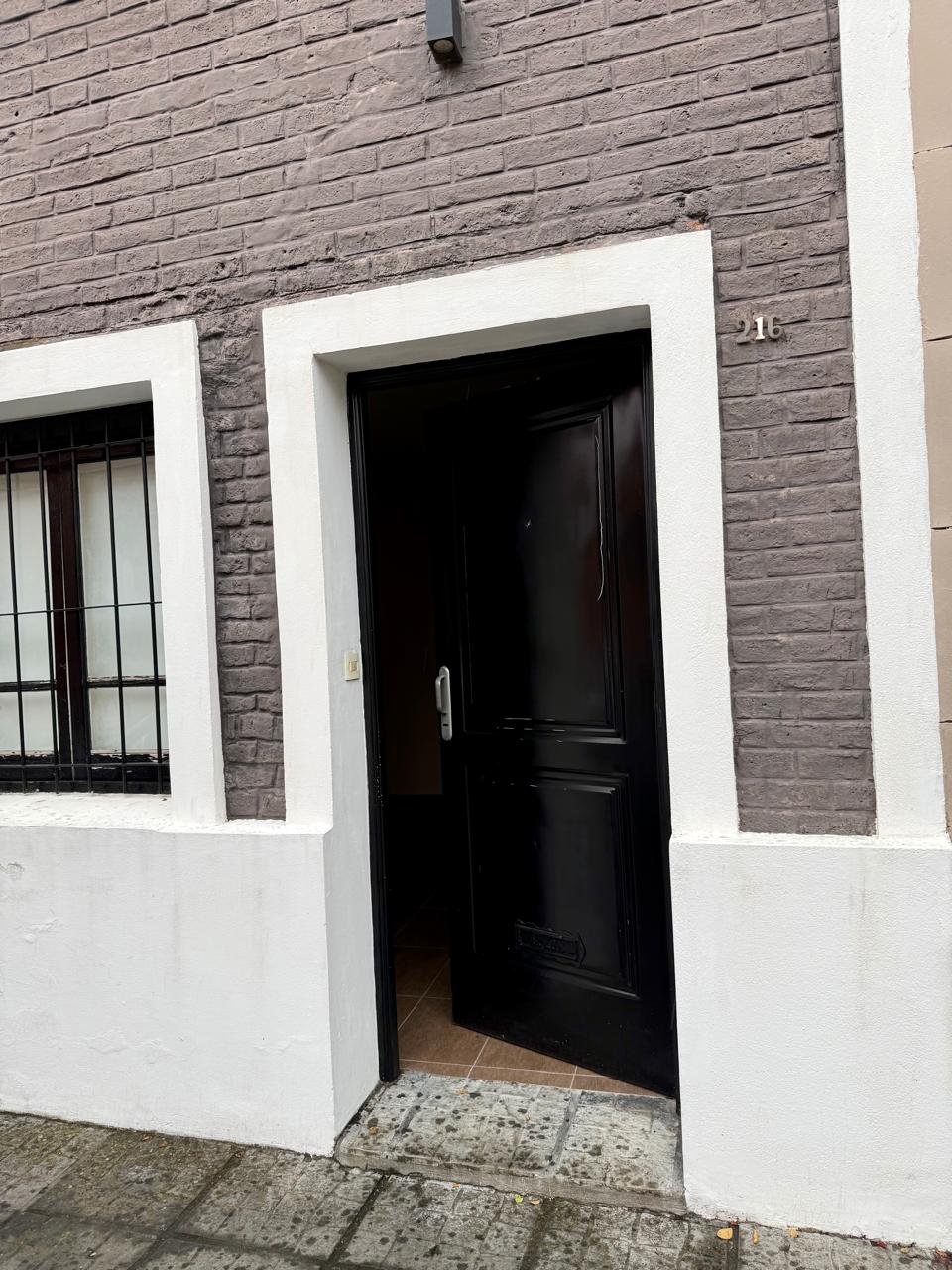 ARTIGAS Nº 216 - LOCAL/OFICINA/CONSULTORIO
